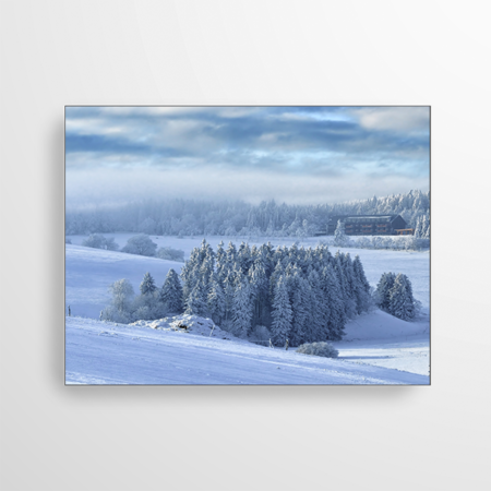 Dieses Akustikbild zeigt die wunderschön weiße Winterlandschaft. Die Felder und Wälder sind mit Schnee bedeckt. So wünscht sich jede Familie im Erzgebirge Weihnachten.